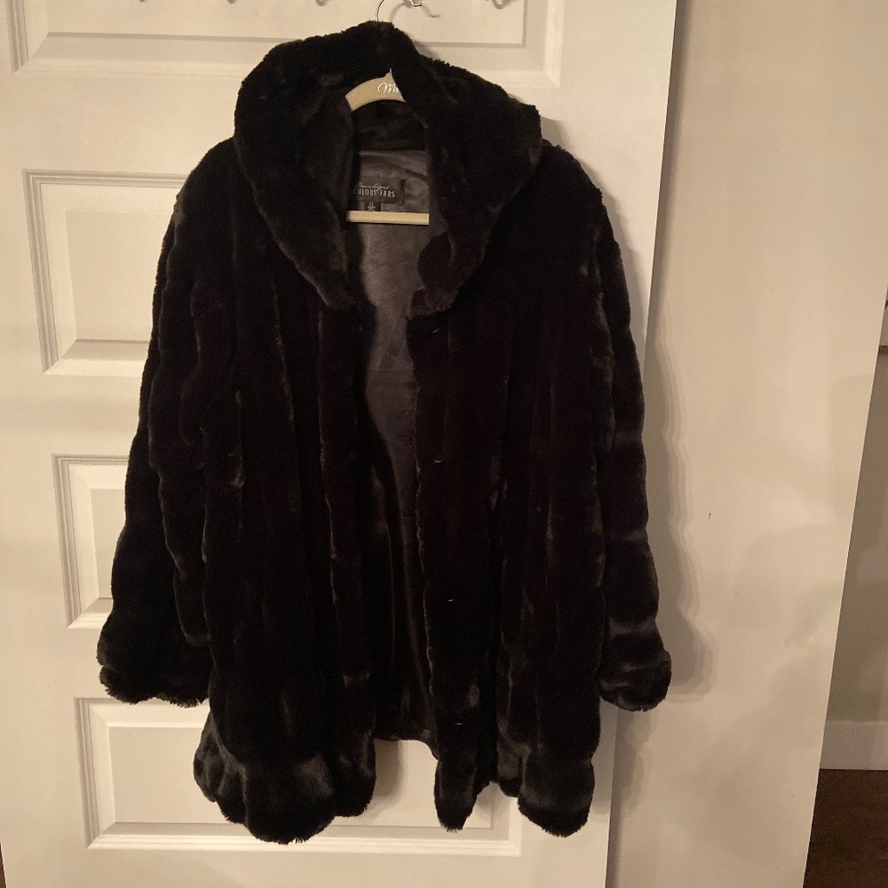 Donna Salyers Fabulous furs (vegan)